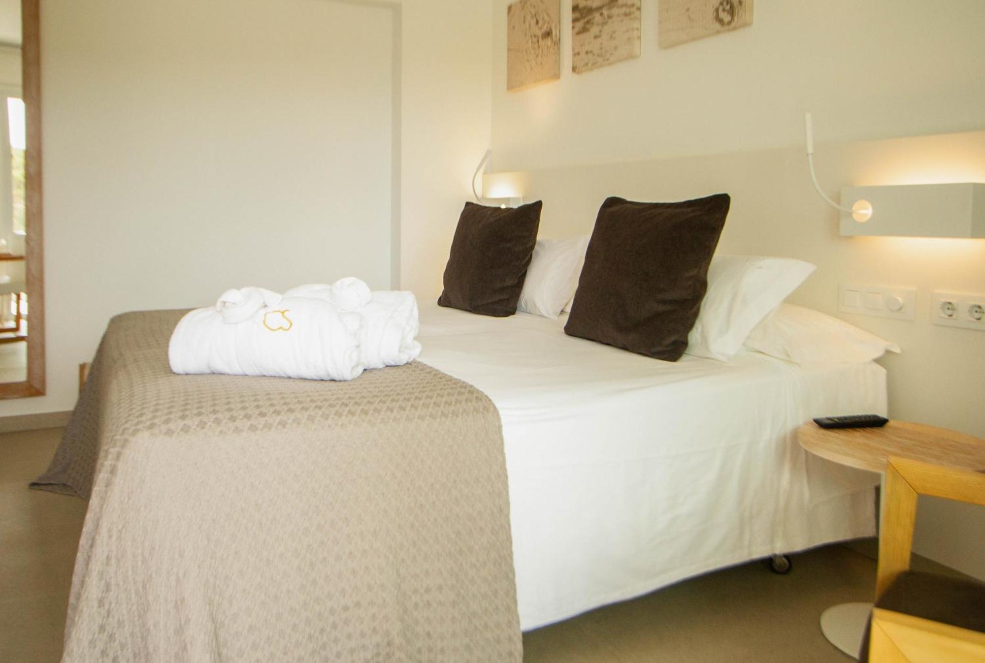 Hotel Cala Saona & Spa Exterior foto